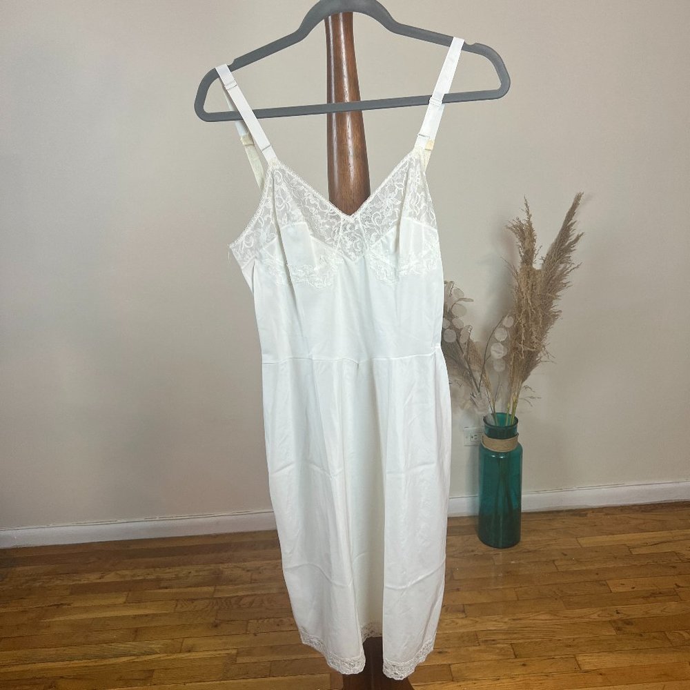 Warner Laros- Vintage slip